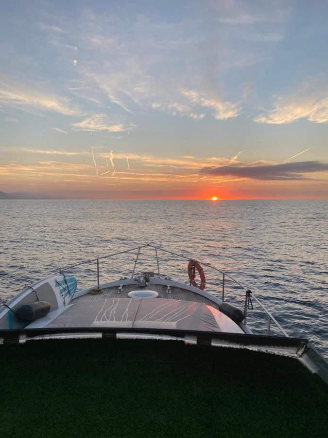 Barco Muy Romantico Con Parking! Sant Adrià de Besòs Exterior foto